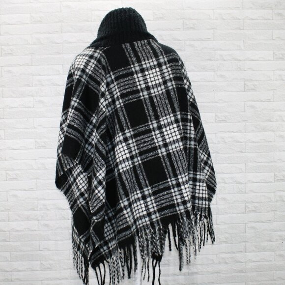 JESSICA SIMPSON Poncho Turtleneck Woven Knit Fringe Plaid Stripe Black White - Picture 4 of 11